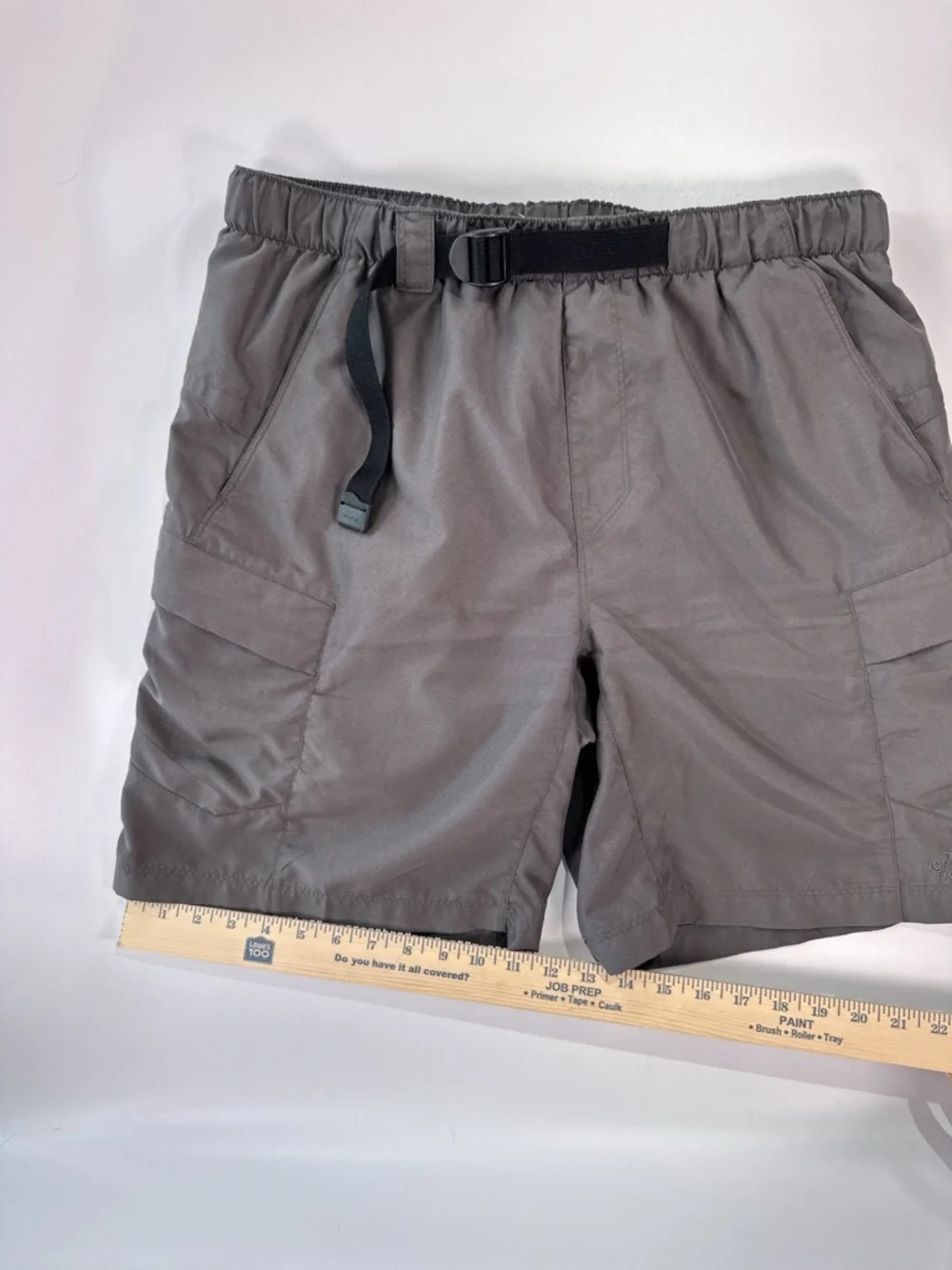 The North Face Men’s Utility Cargo Hiking Shorts Gray M